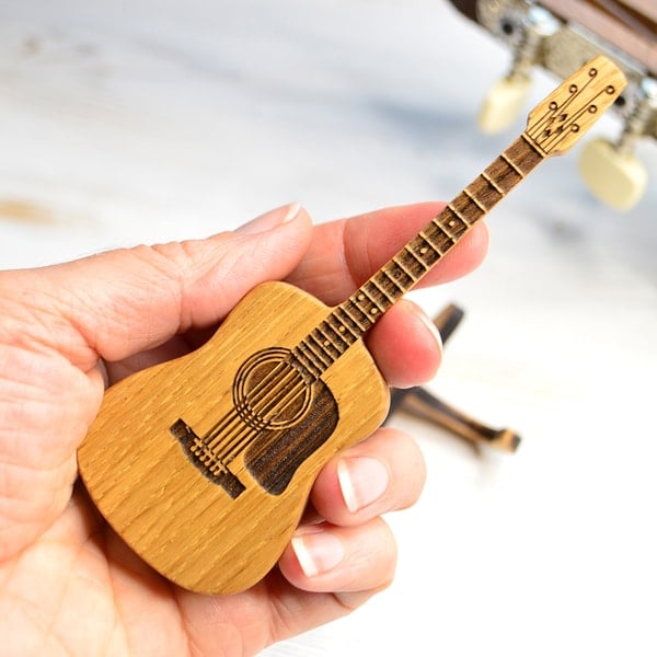 Wooden Guitar Pick Box With Stand marnetic