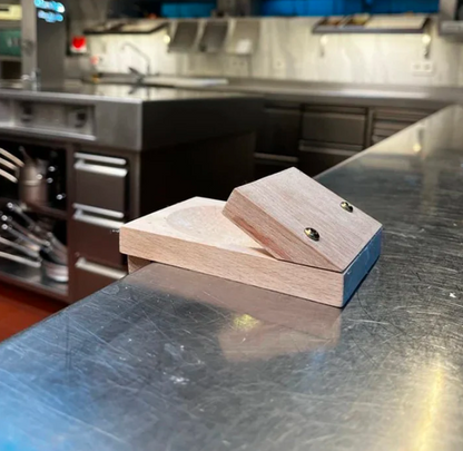 Oyster Shucking Clamp