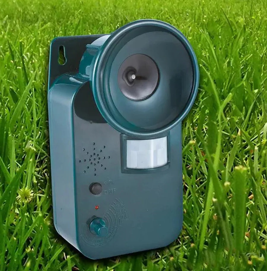 9V DC Ultrasonic Cordless Pest Repeller for Outdoor Use, Covers 5000 Sq Ft