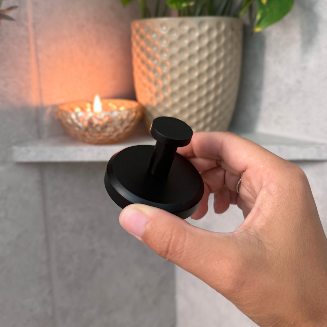 Instant Grip Suction Hooks for Easy Hanging and Organization